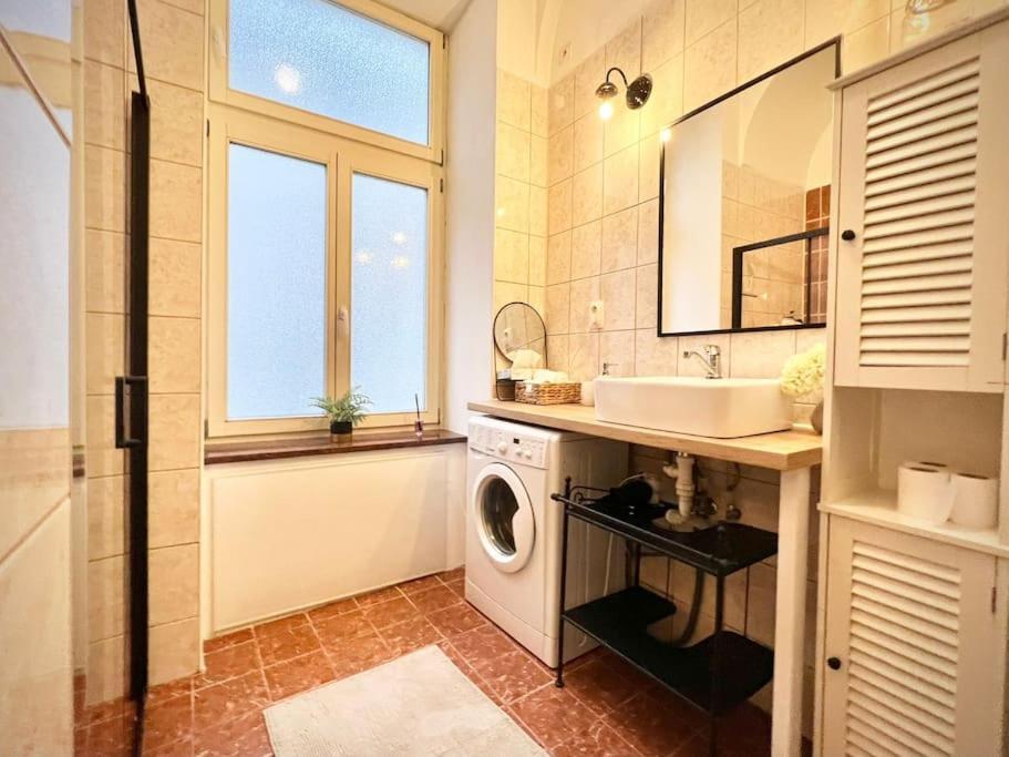 Elegant Apartment In Košice Eksteriør bilde